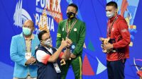 Anies Baswedan Saksikan Babak Final Renang PON Papua