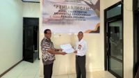 Johni Numberi Mendaftar Calon Rektor Uncen