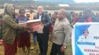 Gubernur Papua Tengah Kirim Sembako ke 2 Distrik di Puncak