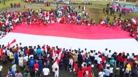 Merah Putih Raksasa Dibentangkan di Puncak Jaya, Mantap