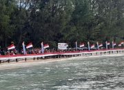 Bendera Merah Putih 78 Meter Dibentangkan di Pulau Fani