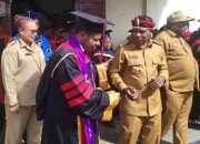 Gubernur Kondomo Minta Wisudawan STTR Pegang Teguh Firman Tuhan