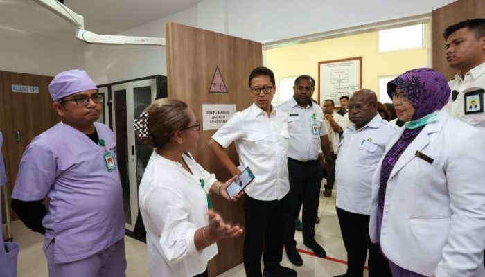 Menkes Bantu Alat Radioterapi Kanker untuk RSUD Dok II
