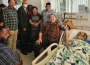 Mantan Gubernur Enembe Didoakan Pendeta Gilbert Lumoindong