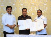 Menteri ATR/BPN Serahkan Sertifikat di Jayapura