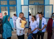 Kunker ke Mamberamo Tengah, Gubernur Wanggai Monitoring Persiapan Pilkada, KPU, Bawaslu, Tinjau RS Lukas Enembe, Bagi Peralatan Sekolah dan Imunisasi Polio