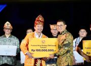 50 Tahun TMII, Fadli Zon Beri Penghargaan Anjungan Daerah Terbaik