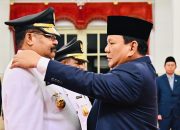 Presiden Lantik Gubernur Jhon Tabo dan Wagub Ones Pahabol