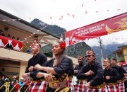 Karyawan Freeport Parade Budaya di Ketinggian 2.400 Mdpl Sambut HUT Proklamasi