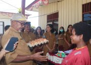 Cegah Stunting Sejak Kandungan, Pemprov Papua Pegunungan Salurkan Bantuan Nutrisi untuk Ibu Hamil di Tolikara